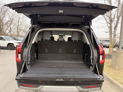 Used 2025 Ford Expedition Platinum image 50