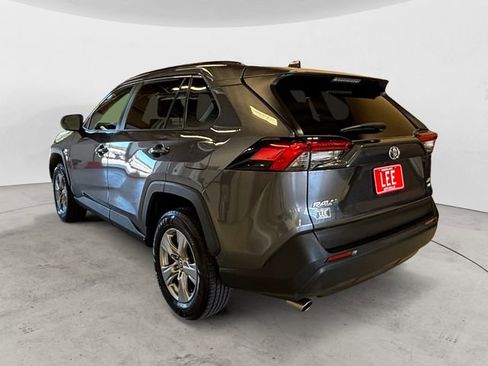 Used 2022 Toyota RAV4 XLE AWD/4WD image 3