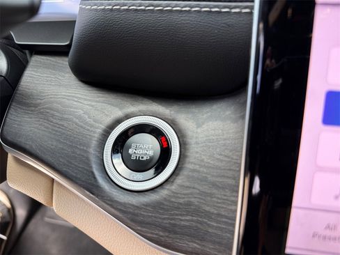 New 2025 Jeep Grand Cherokee L Limited w/ Black Appearance Package image 25