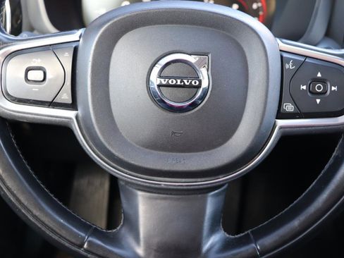 Used 2018 Volvo XC60 T6 Momentum w/ Convenience Package image 11