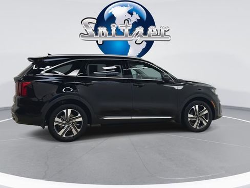 Certified 2023 Kia Sorento EX image 8