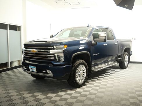 Used 2023 Chevrolet Silverado 3500 High Country AWD/4WD image 4