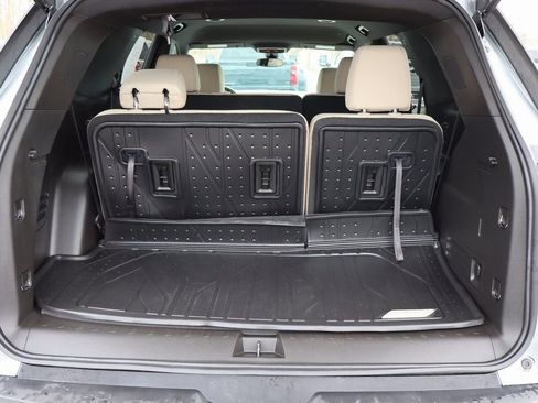 Used 2024 Chevrolet Traverse LS w/ Safety Package image 25