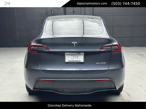 Used 2022 Tesla Model Y Long Range image 4