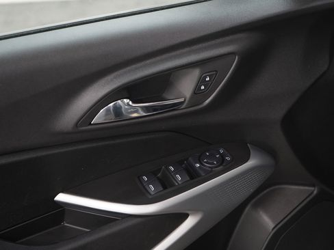 Used 2024 Chevrolet Trax LS w/ Driver Confidence Package FWD image 21