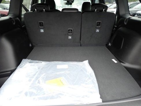 New 2025 Jeep Grand Cherokee Limited w/ Black Appearance Package image 6