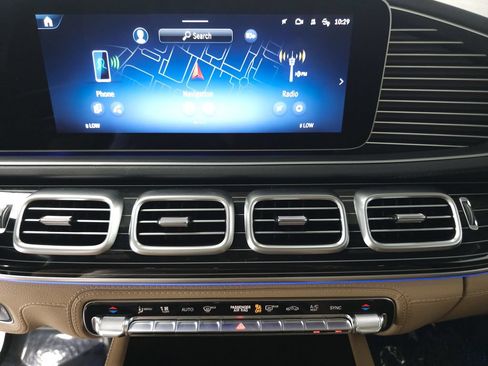 Used 2026 Mercedes-Benz GLS 580 4MATIC image 16