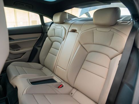 Used 2025 Porsche Taycan image 22