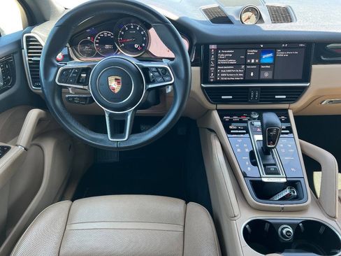 Used 2019 Porsche Cayenne AWD/4WD image 16