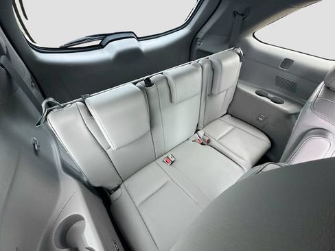 Used 2019 Toyota Highlander XLE AWD/4WD image 27