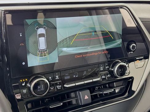 New 2026 Toyota Highlander Platinum image 23