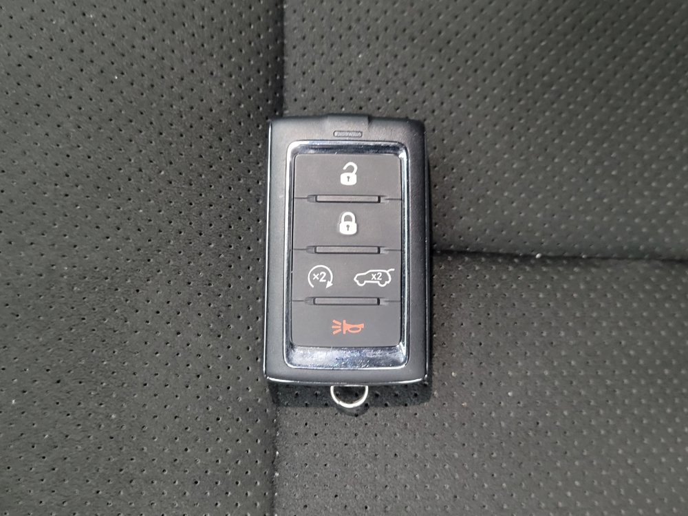 Used 2023 Jeep Grand Cherokee Altitude AWD/4WD image 32