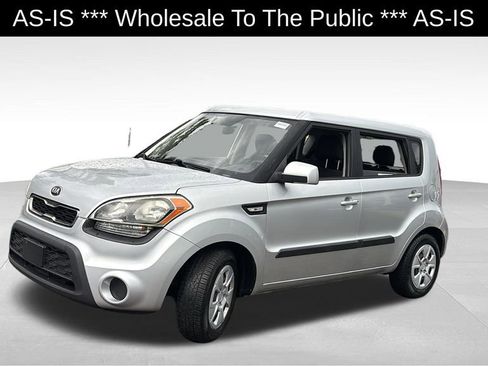Used 2013 Kia Soul FWD image 3