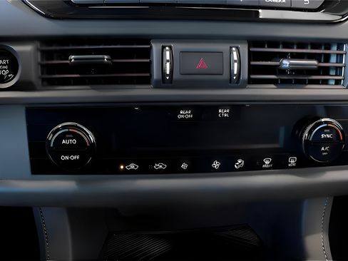 Used 2025 Nissan Pathfinder S FWD image 27
