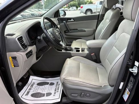 Used 2017 Kia Sportage EX w/ EX Technology Package FWD image 11