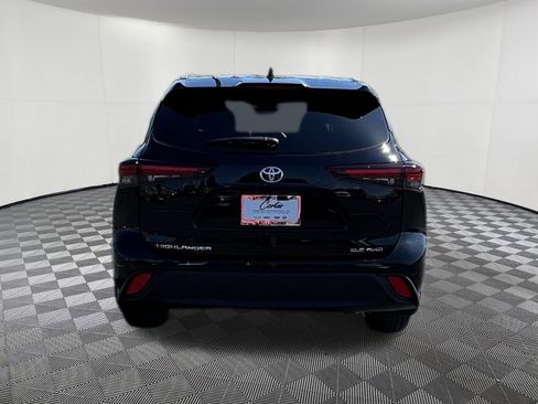 Used 2024 Toyota Highlander XLE image 5