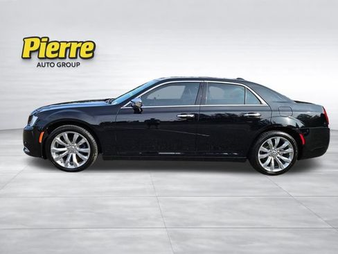 Used 2016 Chrysler 300 C RWD image 2