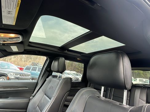 Used 2014 Jeep Grand Cherokee Overland w/ Trailer Tow Group IV image 19