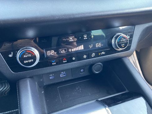 Used 2023 Mitsubishi Outlander SEL image 41