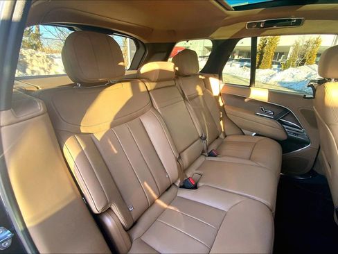 Used 2025 Land Rover Range Rover SE image 19