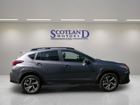 Used 2024 Subaru Crosstrek 2.0i Premium w/ Crosstrek Mirror Package image 5