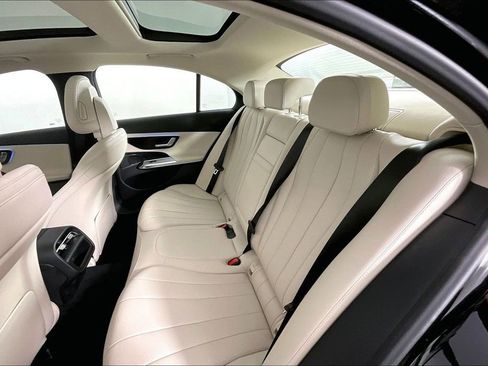 New 2026 Mercedes-Benz E 350 4MATIC Sedan image 10