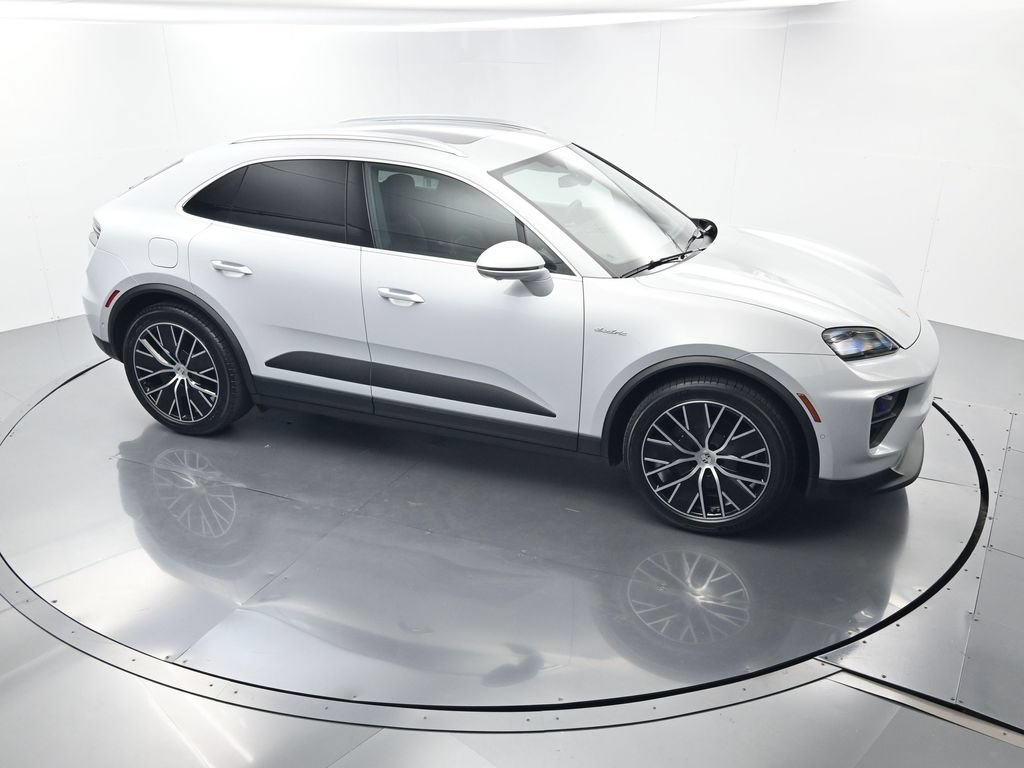 Certified 2026 Porsche Macan Electric RWD image 43