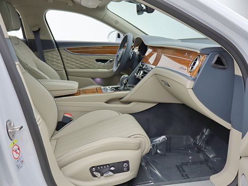 Certified 2023 Bentley Flying Spur Azure AWD/4WD image 34
