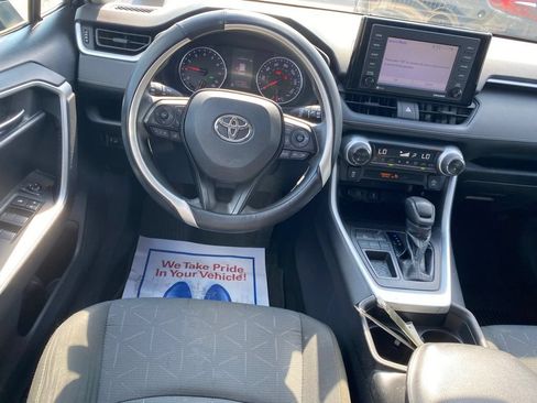 Used 2021 Toyota RAV4 XLE FWD image 10