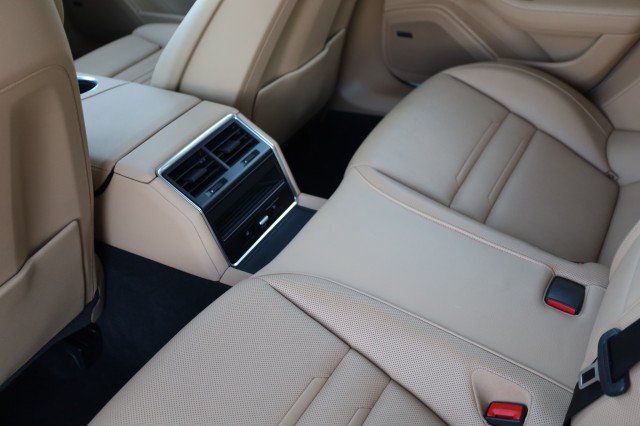 Used 2020 Porsche Panamera 4 AWD/4WD image 40