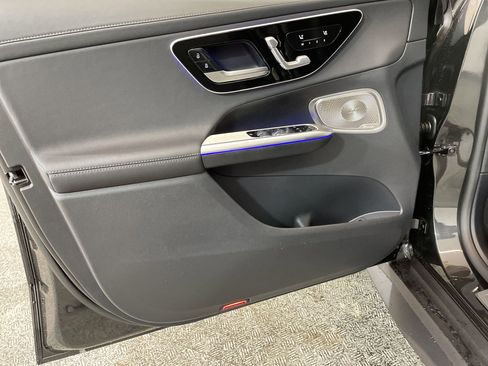 Certified 2025 Mercedes-Benz GLC 300 image 11