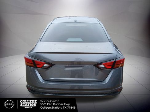 Used 2025 Nissan Altima 2.5 S image 3