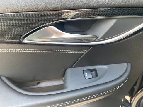 Used 2022 Buick Envision Essence w/ Technology Package I FWD image 17