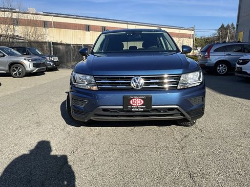 Used 2020 Volkswagen Tiguan SE w/ Panoramic Sunroof Package image 8