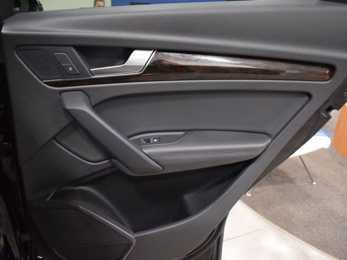 Used 2019 Audi Q5 2.0T Premium Plus image 16