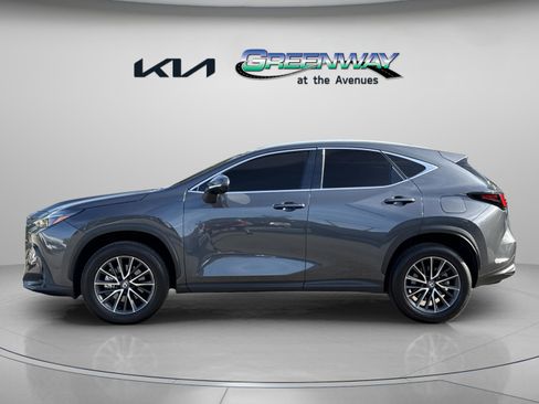 Used 2025 Lexus NX 250 FWD w/ Towing Package (2000 Lbs) image 4