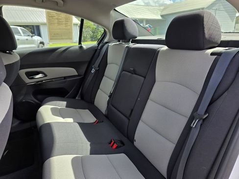 Used 2014 Chevrolet Cruze LS image 17