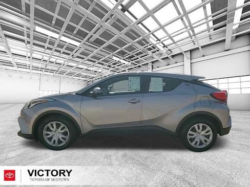Used 2019 Toyota C-HR LE image 6