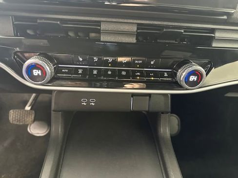 Used 2024 Honda Prologue EX image 23