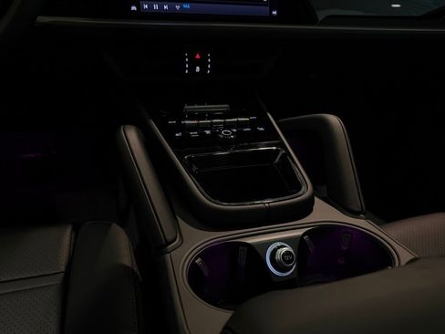 New 2026 Porsche Cayenne Coupe AWD/4WD image 16