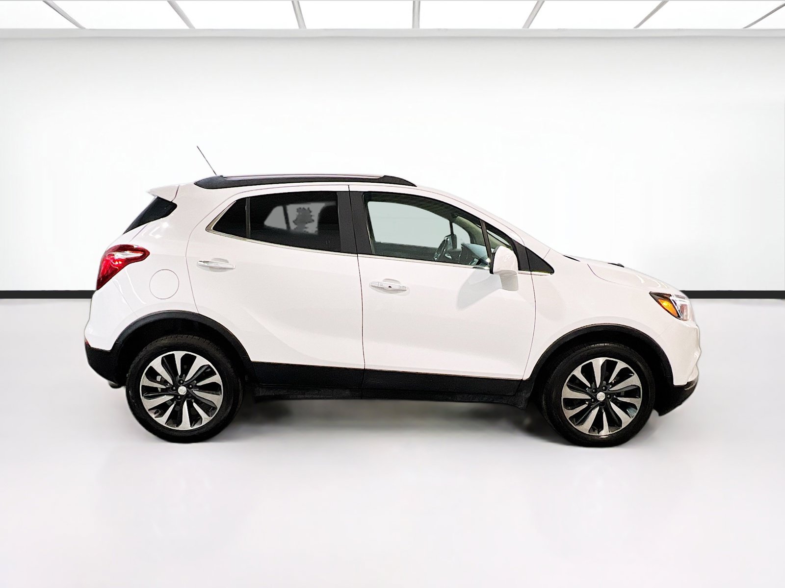 Used 2022 Buick Encore Preferred w/ Safety Package FWD image 21