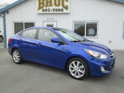 Used 2012 Hyundai Accent GLS w/ Premium Pkg 3