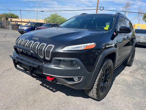 Used 2014 Jeep Cherokee Trailhawk w/ Comfort/Convenience Group AWD/4WD image 11