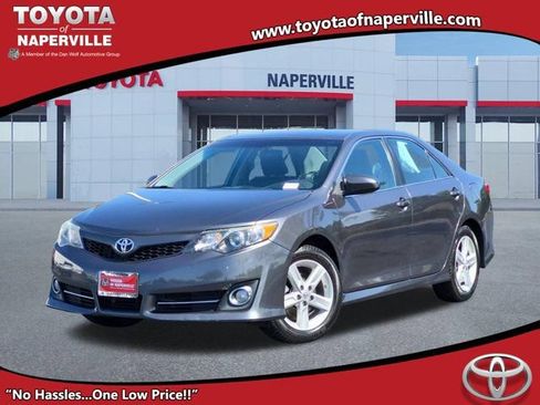 Used 2014 Toyota Camry SE FWD image 1