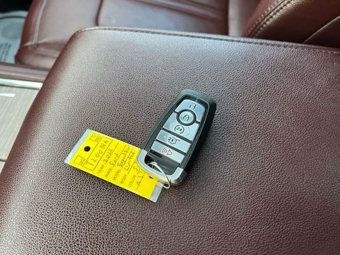 Used 2022 Ford Expedition Limited image 39