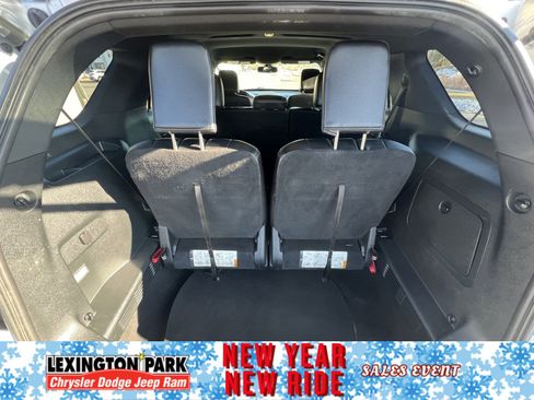 Used 2018 Ford Explorer XLT w/ Equipment Group 202A image 9