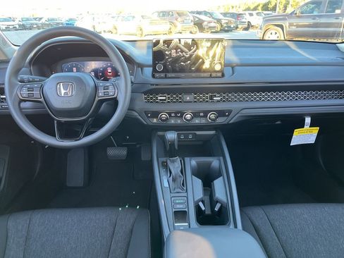Certified 2025 Honda Accord SE image 15