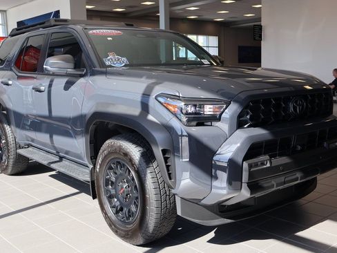 Used 2026 Toyota 4Runner TRD Off-Road Premium AWD/4WD image 2
