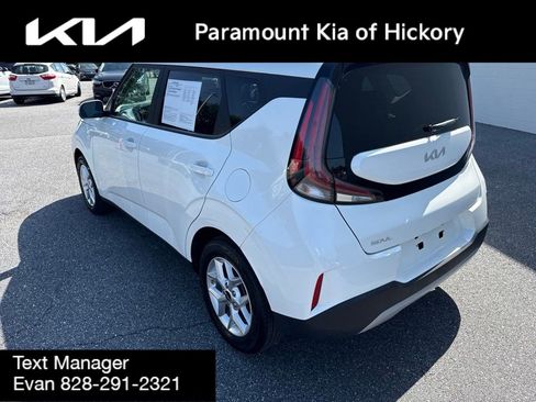Used 2024 Kia Soul LX w/ Option Group 015 FWD image 5