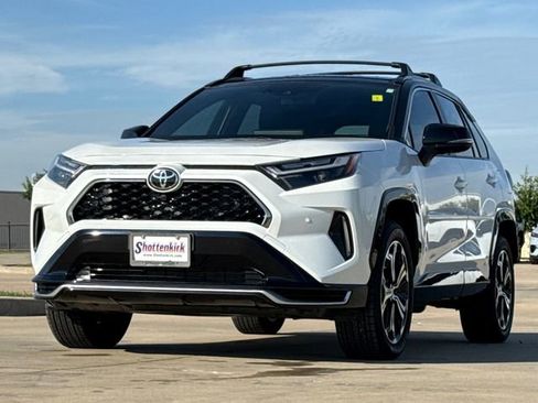Used 2025 Toyota RAV4 XSE w/ Premium Package AWD/4WD image 3